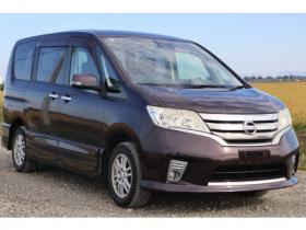 セレナ　2.0 ハイウェイスター Vセレクション 4WD　検二年　バックカメラ　自社　ローンカノウ 2000