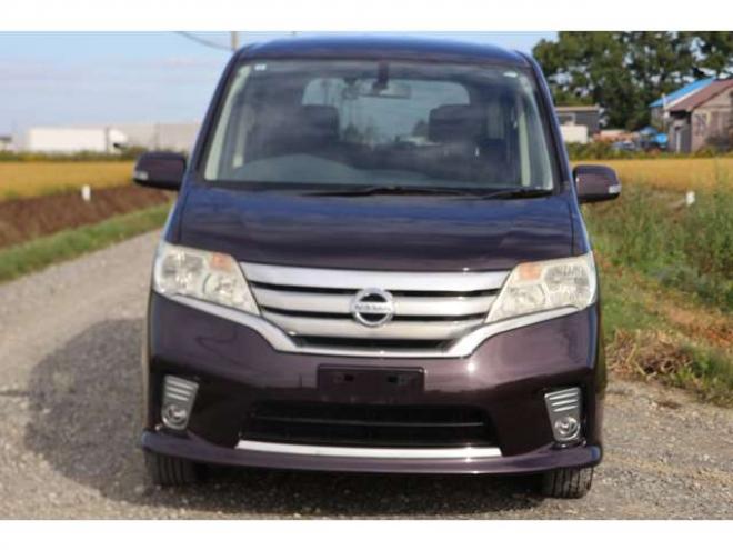 セレナ2.0 ハイウェイスター Vセレクション 4WD　検二年　バックカメラ　自社　ローンカノウ 2000