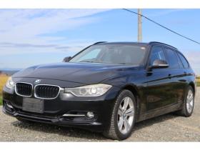 BMW　3シリーズツーリング 320i xドライブ 4WD　検二年　バックモニター　パドルシフト　ETC　パワーバックドア 正規輸入車 2000
