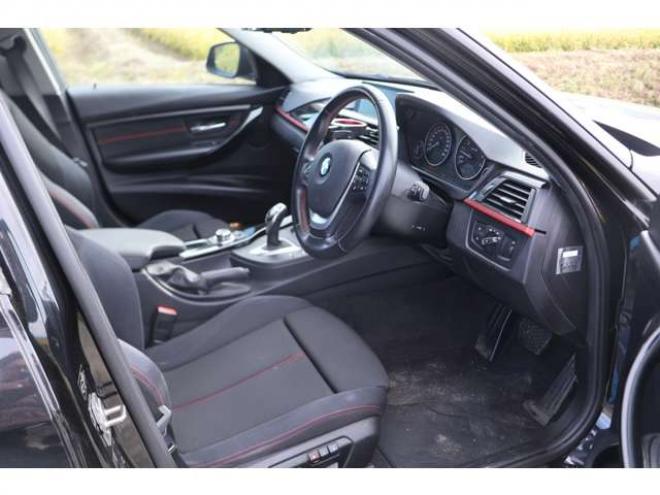 BMW3シリーズツーリング 320i xドライブ 4WD　検二年　バックモニター　パドルシフト　ETC　パワーバックドア 正規輸入車 2000