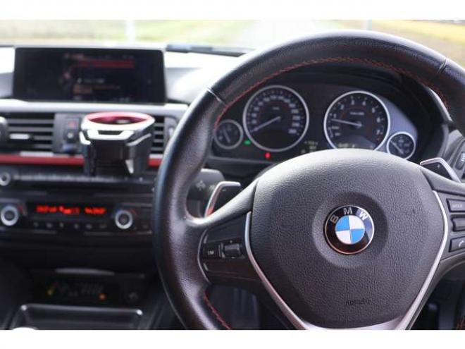 BMW3シリーズツーリング 320i xドライブ 4WD　検二年　バックモニター　パドルシフト　ETC　パワーバックドア 正規輸入車 2000