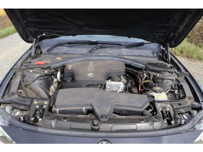 BMW3シリーズツーリング 320i xドライブ 4WD　検二年　バックモニター　パドルシフト　ETC　パワーバックドア 正規輸入車 2000