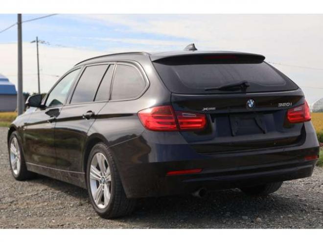 BMW3シリーズツーリング 320i xドライブ 4WD　検二年　バックモニター　パドルシフト　ETC　パワーバックドア 正規輸入車 2000