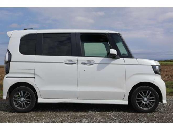 N-BOXカスタム 660 G L ホンダセンシング 4WD　検二年　バックカメラ　両席シートヒーター　TV　ETC 660