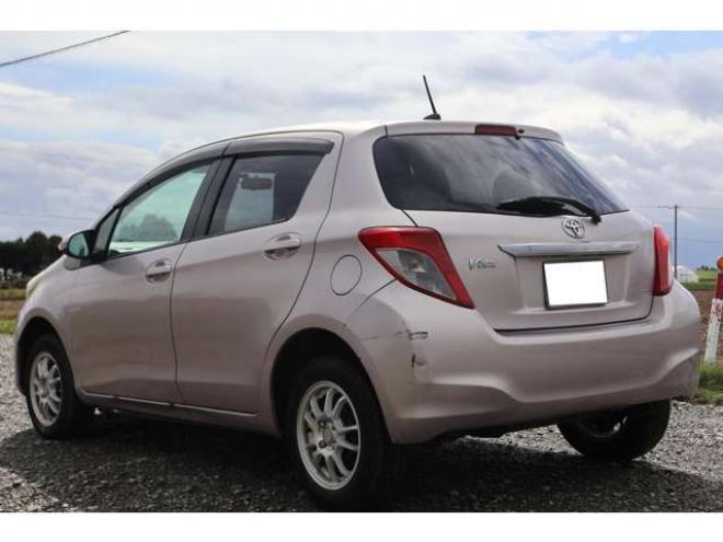 ヴィッツ1.3 F 4WD　検R9/3　自社　ローンカノウ 1300
