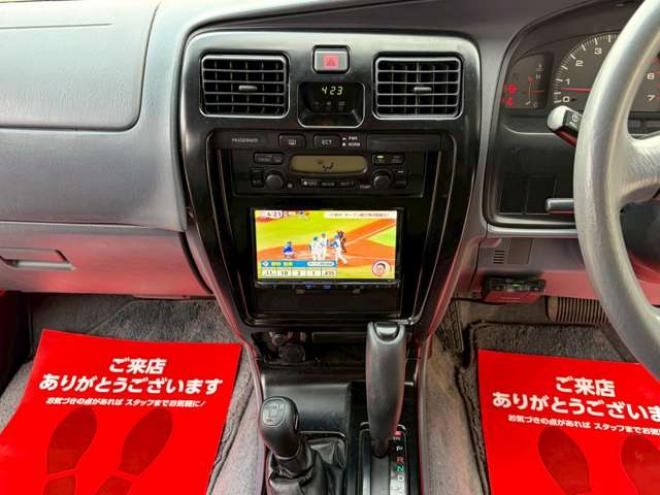 ハイラックスサーフ2.7 SSR-X Vセレクション 4WD　社外ナビ　バックカメラ　社外アルミホイール　エアコン　リフトアップ　パワステ　パワーウィンドウ　キーレスエントリー　ETC　ABS　ルーフレール 2700