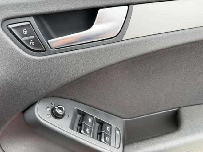 アウディA4アバント 2.0 TFSI クワトロ 4WD　純正ナビ・TV　バックカメラ　ETC　Dレコーダー　夏冬タイヤ付き 正規輸入車 2000
