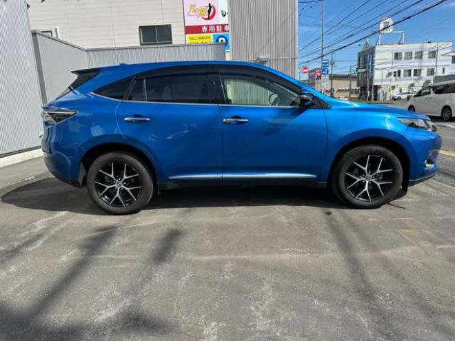 ハリアー2.0 プレミアム アドバンストパッケージ スタイルアッシュ 4WD　前席パワーシート ハーフレザーシート JBLスピーカー パワーバックドア ステアリングスイッチ クルコン オートハイビーム 横滑り防止 車線逸脱防止 シートメモリー 純正9インチナビ　Bluetooth 純正エンスタ ISOFIX 2000