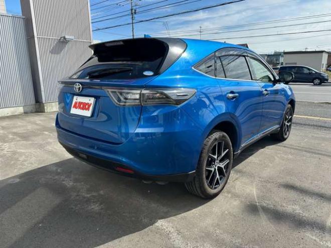 ハリアー2.0 プレミアム アドバンストパッケージ スタイルアッシュ 4WD　前席パワーシート ハーフレザーシート JBLスピーカー パワーバックドア ステアリングスイッチ クルコン オートハイビーム 横滑り防止 車線逸脱防止 シートメモリー 純正9インチナビ　Bluetooth 純正エンスタ ISOFIX 2000