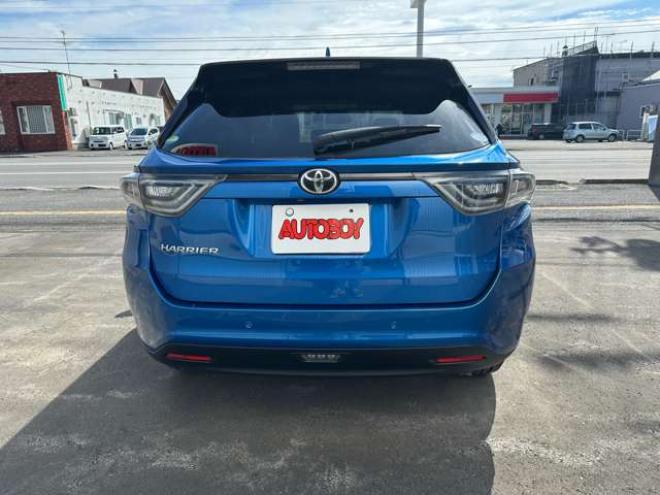 ハリアー2.0 プレミアム アドバンストパッケージ スタイルアッシュ 4WD　前席パワーシート ハーフレザーシート JBLスピーカー パワーバックドア ステアリングスイッチ クルコン オートハイビーム 横滑り防止 車線逸脱防止 シートメモリー 純正9インチナビ　Bluetooth 純正エンスタ ISOFIX 2000