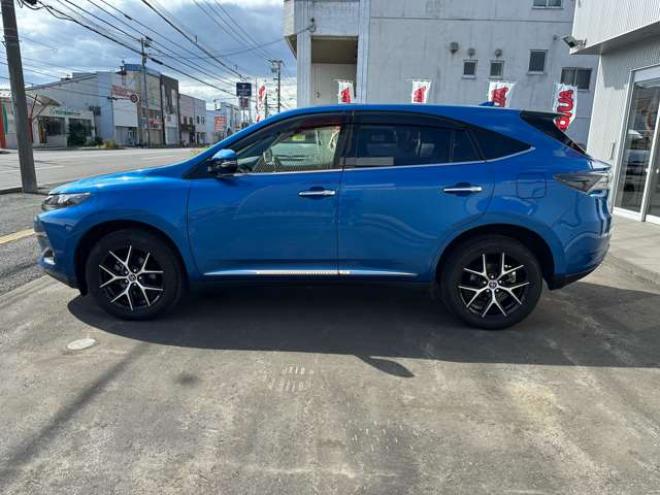 ハリアー2.0 プレミアム アドバンストパッケージ スタイルアッシュ 4WD　前席パワーシート ハーフレザーシート JBLスピーカー パワーバックドア ステアリングスイッチ クルコン オートハイビーム 横滑り防止 車線逸脱防止 シートメモリー 純正9インチナビ　Bluetooth 純正エンスタ ISOFIX 2000
