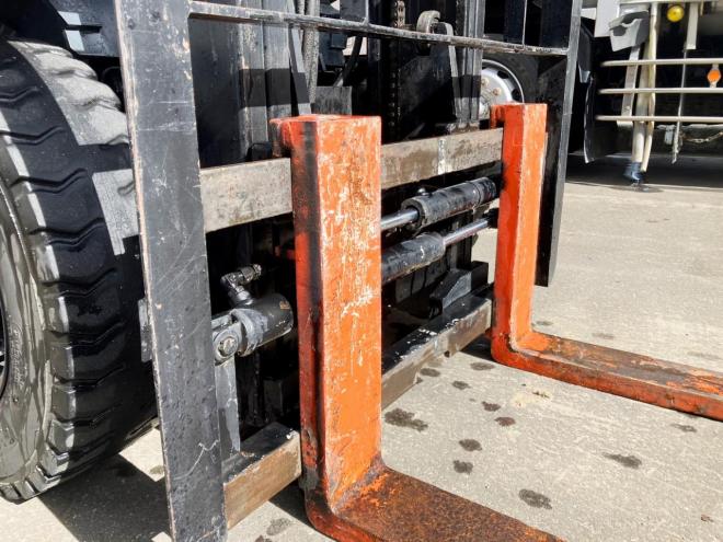 フォークリフトトヨタ　中古　6FG25　建機