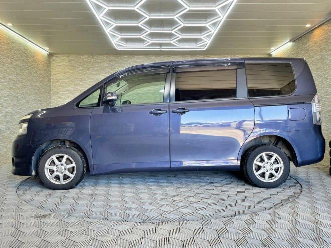 ヴォクシーX Lエディション 4WD 5年保証 自社認証工場 車検整備2年付 ナビTV Bカメ 後席モニタ ETC 寒冷地仕様 4WD 2000