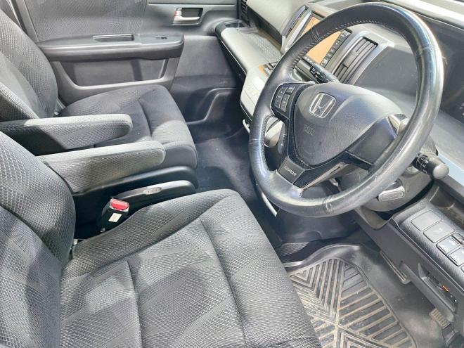 ステップワゴンZ HDDナビエディション 4WD 5年保証 自社認証工場 車検整備2年付 スマキー ナビTV Bカメ ETC 修復歴無 寒冷地仕様 禁煙 4WD 2000
