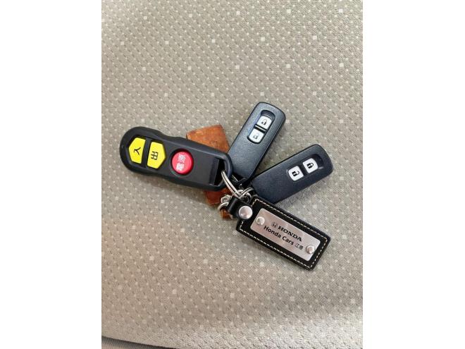 N-BOX+Ｇ・Ｌパッケージ 4WD 5年保証 自社認証工場 車検整備2年付 スマキー ナビ 福祉車両 車椅子 修復歴無 寒冷地仕様 禁煙 4WD 660