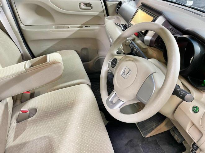 N-BOX+Ｇ・Ｌパッケージ 4WD 5年保証 自社認証工場 車検整備2年付 スマキー ナビ 福祉車両 車椅子 修復歴無 寒冷地仕様 禁煙 4WD 660