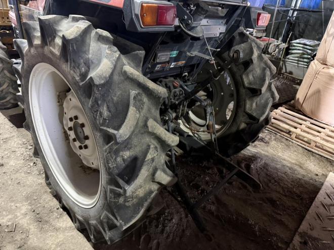 トラクタークボタ GL600 60馬力 管理用トラクター キャビン付き