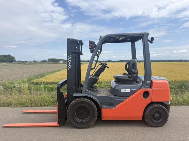 フォークリフトトヨタ 02-8FD25 2.5トン ディーゼル フォークシフター