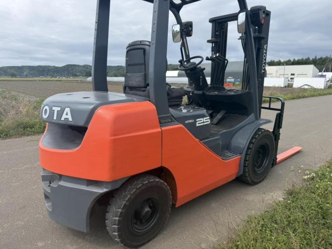 フォークリフトトヨタ 02-8FD25 2.5トン ディーゼル フォークシフター