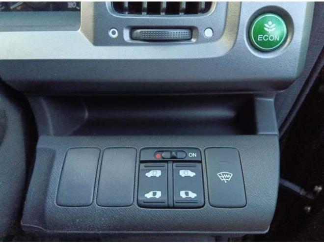 ステップワゴン2.0 G HIDエディション 4WD　車検令和10年8月　4WD　ナビ&TV&バックカメラ　両側電動スライドドア　　ETC　夏冬タイヤホイール付　HIDヘッドライト 2000