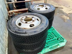 その他　2022年スタッドレスタイヤ　W979　キャンター2tクラス　6本セット　TOPYホイール5穴