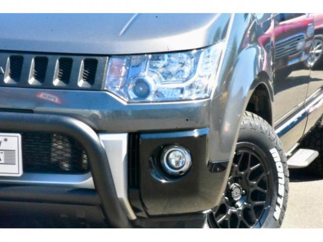 デリカＤ：５ Ｄ パワーパッケージ ４ＷＤ Ｆグリルラプターペイント 新品タイヤ／アルミ 新品フロントガード シートカバー ステップ付 社外ナビ／ＴＶ／バックカメラ マッドフラップ（北海道） 4WD 2200(D) 5Dr