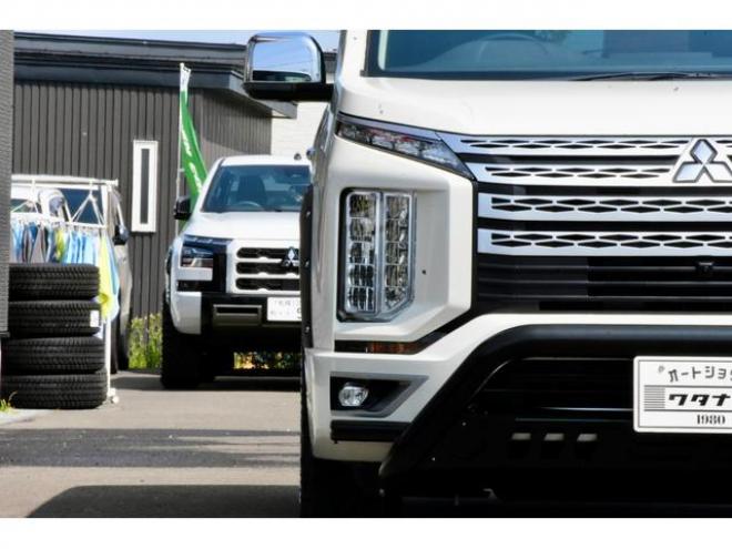 デリカＤ：５ Ｐ ４ＷＤ 本州仕入 ＴＡＲＯＵＳセレクション ＴＯＹＯタイヤ２３５／７０Ｒ１６／新品アルミ ＪＡＯＳオーバーフェンダー 新品フロントガード 本革シート １１型純正ナビ オートステップ付（北海道） 4WD 2200(D) 5Dr