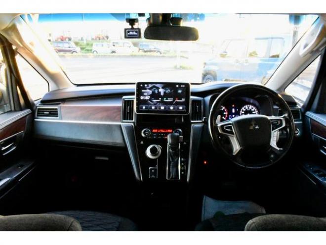 デリカＤ：５ Ｇ ４ＷＤ 本州仕入 新品フロントガード 新品ディスプレイオーディオ 純正ルーフラック 新車外し１８インチホイール／タイヤ（北海道） 4WD 2200(D) 5Dr