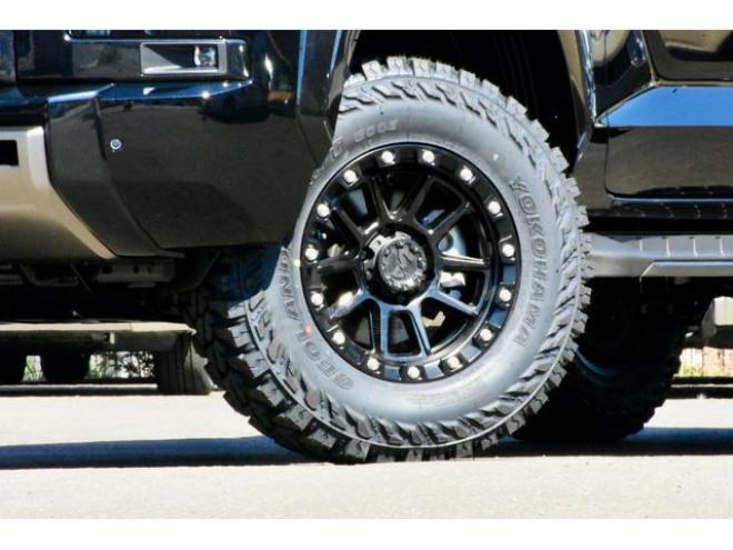 トライトンＧＳＲ ４ＷＤ 登録済未使用車 ＴＡＲＯＵＳセレクション ＭＫＷ１７インチ／ＭＴタイヤ ２インチリフトアップ（北海道） 登録済未使用車 4WD 2400(D) 4Dr