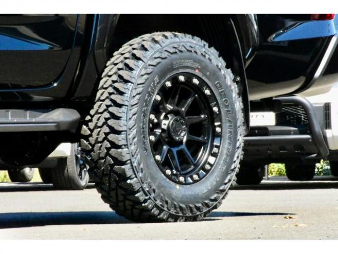 トライトンＧＳＲ ４ＷＤ 登録済未使用車 ＴＡＲＯＵＳセレクション ＭＫＷ１７インチ／ＭＴタイヤ ２インチリフトアップ（北海道） 登録済未使用車 4WD 2400(D) 4Dr