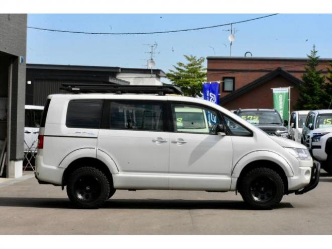 デリカＤ：５ シャモニー ４ＷＤ サイドタープ／ルーフキャリア リフトアップ １６インチホイール／ＭＴタイヤ ＢＳスタッドレス フリップダウンモニター（北海道） 4WD 2200(D) 5Dr