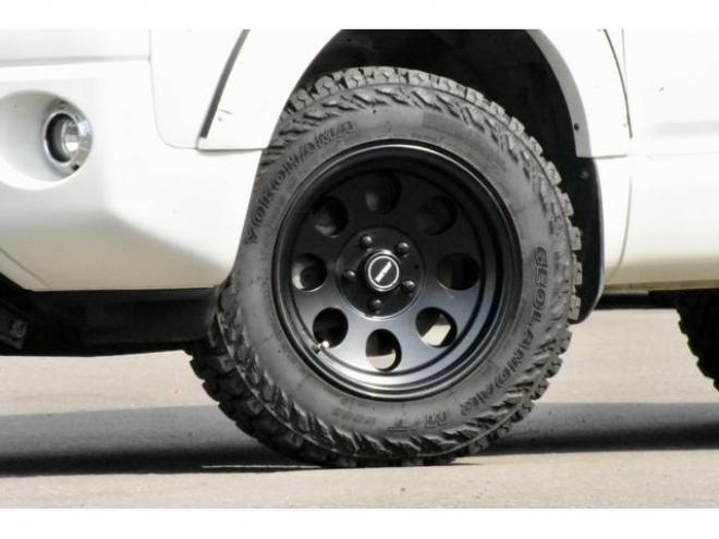 デリカＤ：５ シャモニー ４ＷＤ サイドタープ／ルーフキャリア リフトアップ １６インチホイール／ＭＴタイヤ ＢＳスタッドレス フリップダウンモニター（北海道） 4WD 2200(D) 5Dr