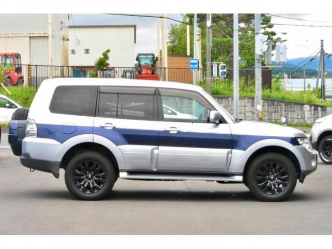 パジェロロング エクシード ４ＷＤ ロックフォードサウンド 三菱１８インチアルミ（北海道） 4WD 3000 5Dr