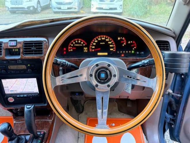 ハイラックスサーフ2.7 SSR-X プレミアムセレクション 4WD　4WD　本州仕入　ETC　ナビ　TV　キーレスエントリー　AT　Bluetooth　ABS　エアコン　パワーステアリング 2700
