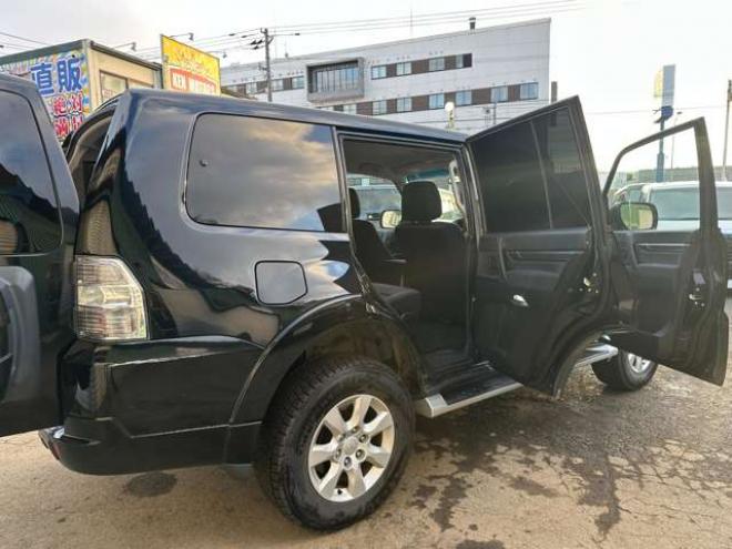 パジェロ3.2 ロング GR ディーゼルターボ 4WD　リフトアップ(ジャオス)　パワステ　パワーウィンドウ　社外ナビ　バックカメラ　純正アルミホイール　ETC　シートヒーター　3列シート　横滑り防止装置　盗難防止装置　ABS　キーレスエントリー 3200