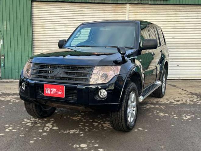パジェロ3.2 ロング GR ディーゼルターボ 4WD　リフトアップ(ジャオス)　パワステ　パワーウィンドウ　社外ナビ　バックカメラ　純正アルミホイール　ETC　シートヒーター　3列シート　横滑り防止装置　盗難防止装置　ABS　キーレスエントリー 3200
