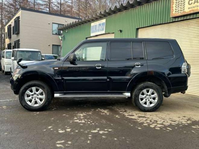 パジェロ3.2 ロング GR ディーゼルターボ 4WD　リフトアップ(ジャオス)　パワステ　パワーウィンドウ　社外ナビ　バックカメラ　純正アルミホイール　ETC　シートヒーター　3列シート　横滑り防止装置　盗難防止装置　ABS　キーレスエントリー 3200