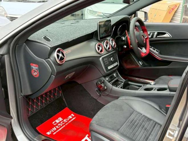ベンツCLAクラス CLA250 4マチック 4WD　ナビ　バックカメラ　ETC　キーレスエントリー　シートヒーター　エアコン　クルーズコントロール　ABS　盗難防止装置　パワステ　パワーウィンドウ　横滑防止装置　パーキングアシスト　アイドリングストップ 正規輸入車 2000