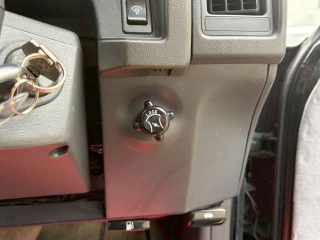 サファリ4.2 エクストラ標準ルーフグランロード ディーゼル 4WD　リフトアップ　パワステ　パワーウィンドウ　社外グリル　全塗装済　リアヒーター　デフロック　社外キーレス 4200