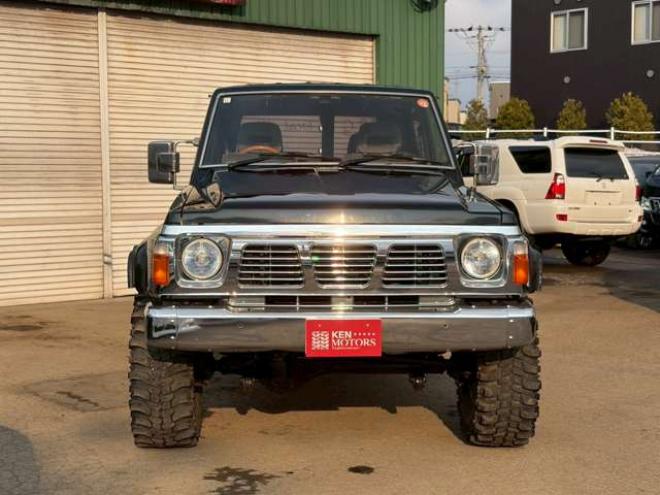 サファリ4.2 エクストラ標準ルーフグランロード ディーゼル 4WD　リフトアップ　パワステ　パワーウィンドウ　社外グリル　全塗装済　リアヒーター　デフロック　社外キーレス 4200