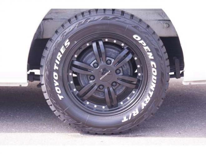 ハイエースバン2.8 DX ロング ディーゼルターボ 4WD　フロントシートセパレート仕様変更済　　　センターコンソール付　415COBRA丸目ライトキット&バッドラッカー16インチAW　415SAFARIフロントスポイラー　TOYOオープンカントリーR/T　電動格納ドアミラー 2800