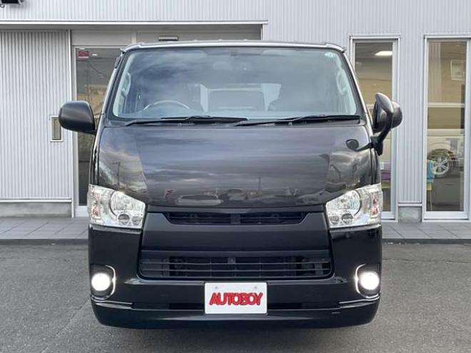 レジアスエース2.8 DX ロングボディ ディーゼルターボ 4WD　2.8Lディーゼルターボ4WD　LEDヘッドライト　カーボン調ボンネット　社外フロントリップ　社外16インチAW　社外ルーフスポイラー　パナソニック製ナビTV　bluetooth バックカメラ　ETC　リアヒーター　ローダウン 2800
