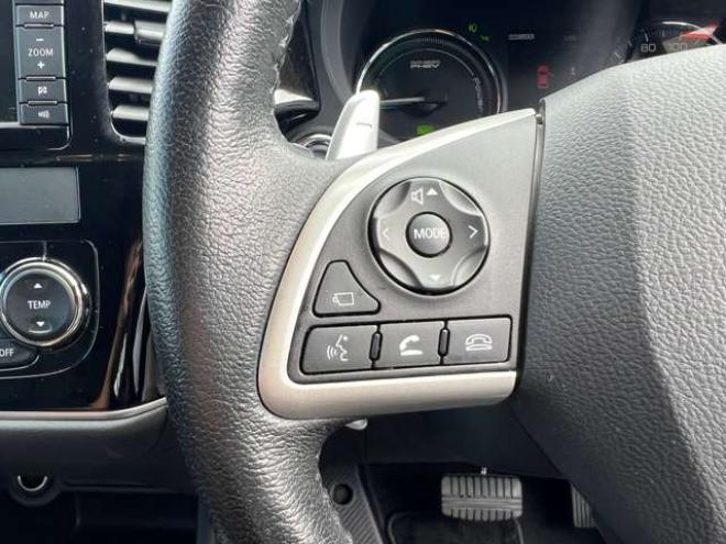 アウトランダーPHEV2.0 G プレミアムパッケージ 4WD　本革シート　ロックフォードプレミアムサウンドシステム　純正ナビ　フルセグTV　バックカメラ　クルーズコントロール　パドルシフト　衝突軽減システム　車線逸脱　AC100V　パワーバックドア　パワーシート 2000