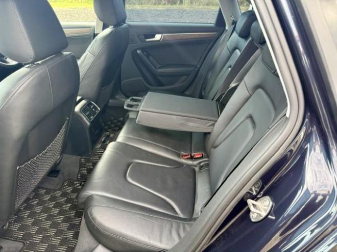 アウディA4 2.0TFSIクワトロ 4WD 2000 4Dr