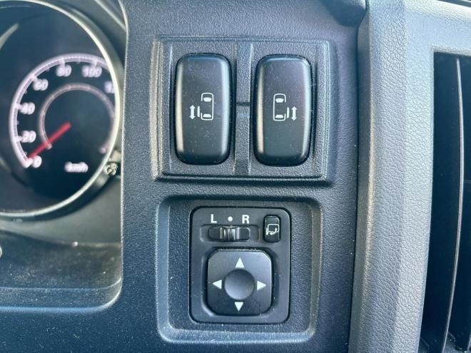 デリカ2.4ローデスGパワーパッケージ　４WD　ローンが不安な方＜優遇ローン＞寒冷地仕様　両側パワースライドドア