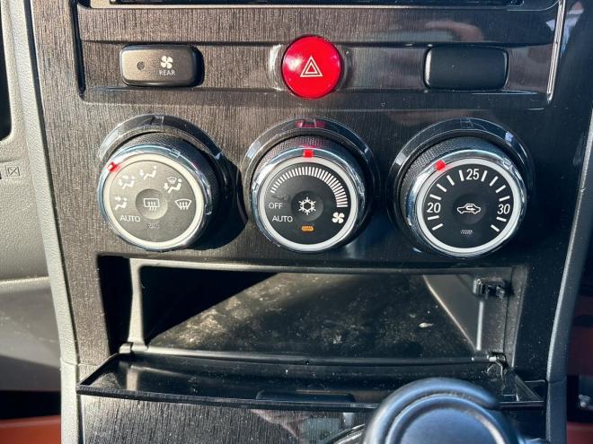 デリカ2.4ローデスGパワーパッケージ　４WD　ローンが不安な方＜優遇ローン＞寒冷地仕様　両側パワースライドドア