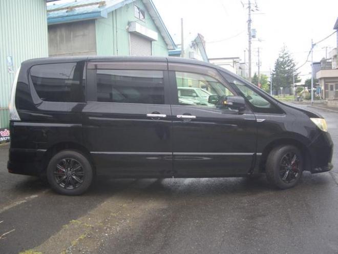 セレナハイウェイスター Ｖセレクション ４ＷＤ 両面パワースライド ナビ ＴＶ Ｒカメラ エコアイドル フルフラットシート キーレス ＰＳ ＰＷ インテリキ－ フルタイム４ＷＤ 寒冷地仕様 ＡＢＳ 衝突安全ボディ ＥＳＣ ウォークスルー（北海道） 4WD 2000 5Dr