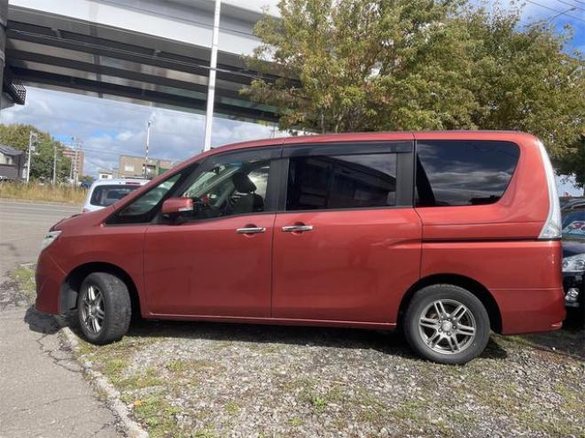 セレナ２０Ｘ Ｖセレクション＋セーフティ ４ＷＤ 全周囲カメラ ナビ クリアランスソナー オートクルーズコントロール レーンアシスト 衝突被害軽減システム 両側電動スライドドア スマートキー 電動格納ミラー ３列シート ＣＶＴ アルミホイール（北海道） 4WD 2000 5Dr