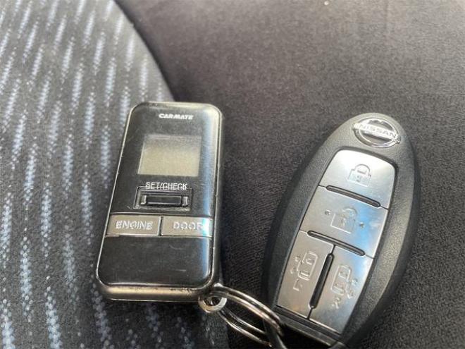 セレナ２０Ｘ Ｖセレクション＋セーフティ ４ＷＤ 全周囲カメラ ナビ クリアランスソナー オートクルーズコントロール レーンアシスト 衝突被害軽減システム 両側電動スライドドア スマートキー 電動格納ミラー ３列シート ＣＶＴ アルミホイール（北海道） 4WD 2000 5Dr