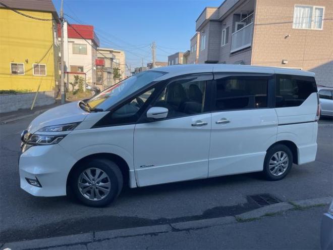 セレナハイウェイスター 本州仕入れ ４ＷＤ 衝突軽減Ｂ ナビ オートクルーズコントロール 寒冷地仕様車 フリップダウン９インチナビＲカメラ リアオートエアコン アイドリングストップ 横滑り防止 ４ＷＤパワースライド（北海道） 4WD 2000 5Dr